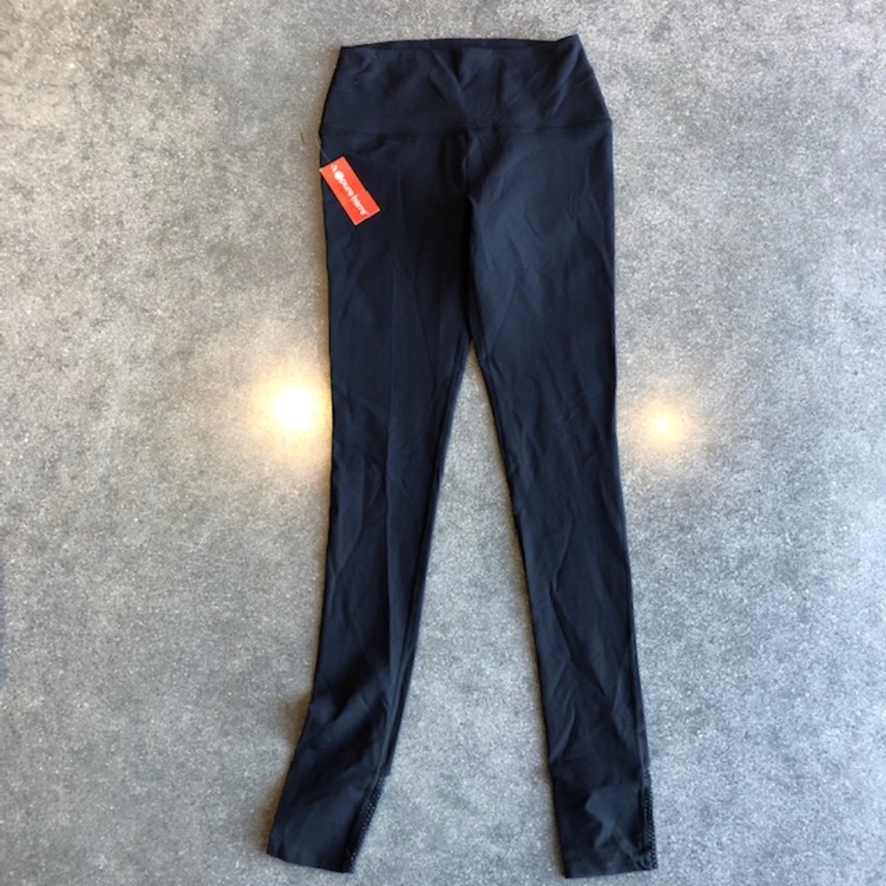 (NWT)  Black Pure Barre Legging- Stirrups